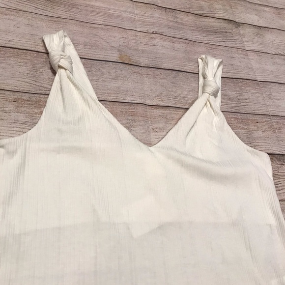 🌻 2 for $10 NWT H&M Knotted Strap Tank Size L - Picture 3 of 8